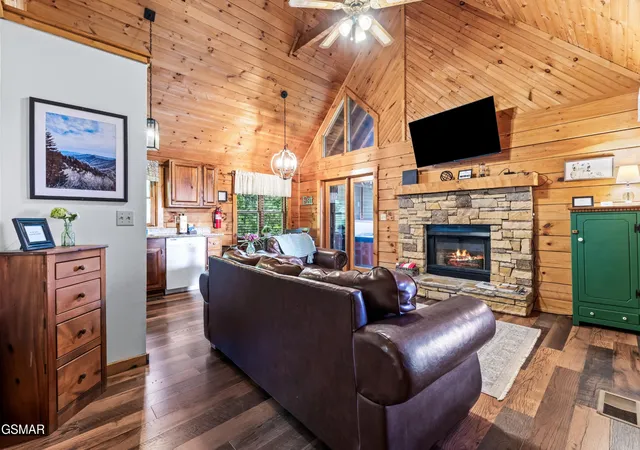 Photo 2 of Single family home for sale at 261 Cherokee Path Way, Sevierville, TN 37876 | MLS# 3591631 | Listing updated on 2026-09-24