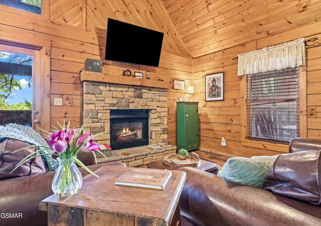 Photo 3 of Single family home for sale at 261 Cherokee Path Way, Sevierville, TN 37876 | MLS# 3591631 | Listing updated on 2026-09-24
