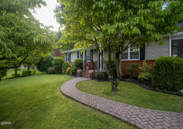 Photo 3 of Single family home for sale at 321 Creekmoor Dr, Jefferson City, TN 37760 | MLS# 3282569 | Listing updated on 2026-09-11