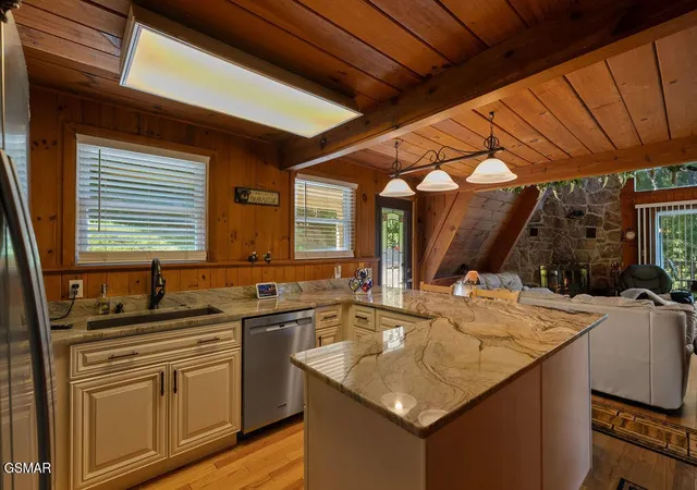 Photo 4 of Single family home for sale at 1105 Lower Alpine Way, Gatlinburg, TN 37738 | MLS# 3288533 | Listing updated on 2026-09-11