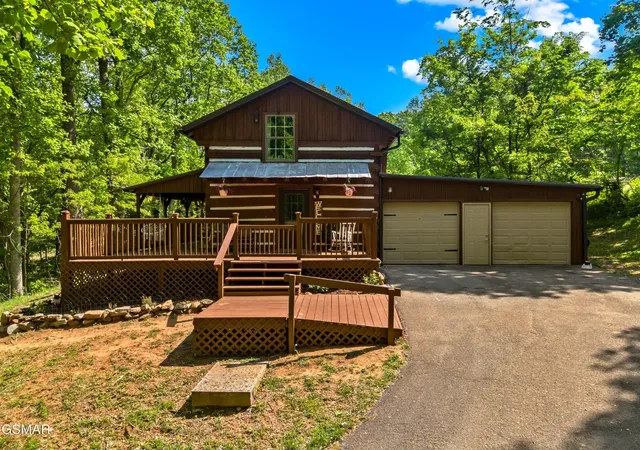 Photo 2 of Sale Pending at 874 Layman Dr, Dandridge, TN 37725 | MLS# 3591635 | Listing updated on 2026-09-15