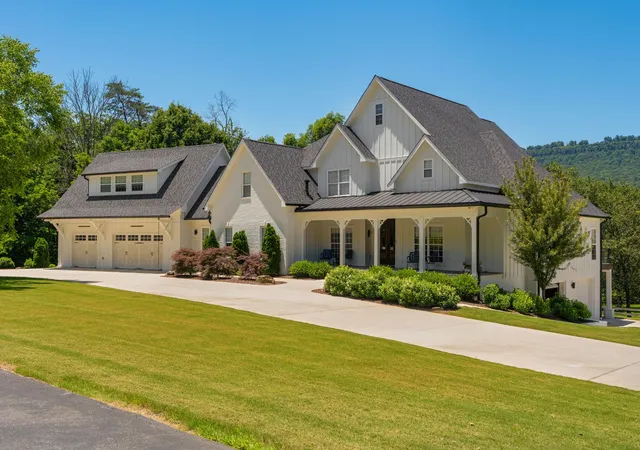 Photo 4 of Single family home for sale at 527 Reads Lake Rd, Chattanooga, TN 37415 | MLS# 3247630 | Listing updated on 2026-10-13