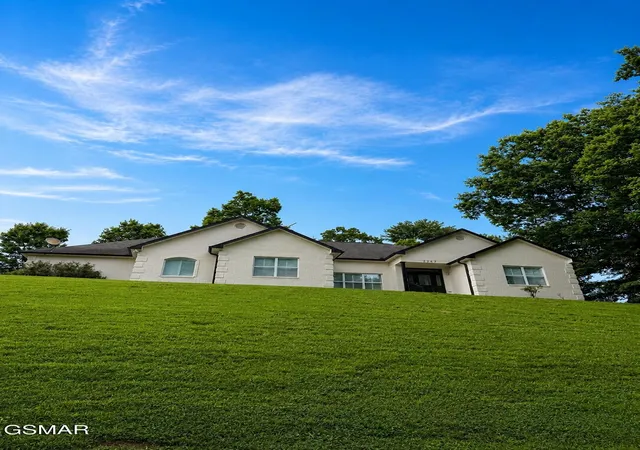 Photo 1 of Single family home for sale at 2247 Battle Hl Rd, Pigeon Forge, TN 37863 | MLS# 3591637 | Listing updated on 2026-09-19