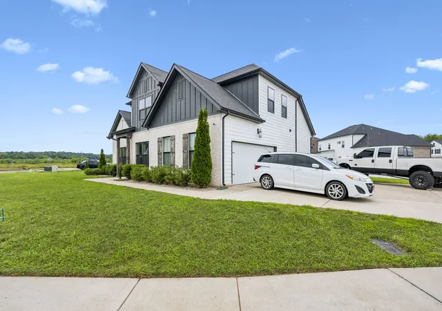 Photo 1 of Single family home for sale at 3407 Darrell Dr, Murfreesboro, TN 37128 | MLS# 3256249 | Listing updated on 2026-10-23