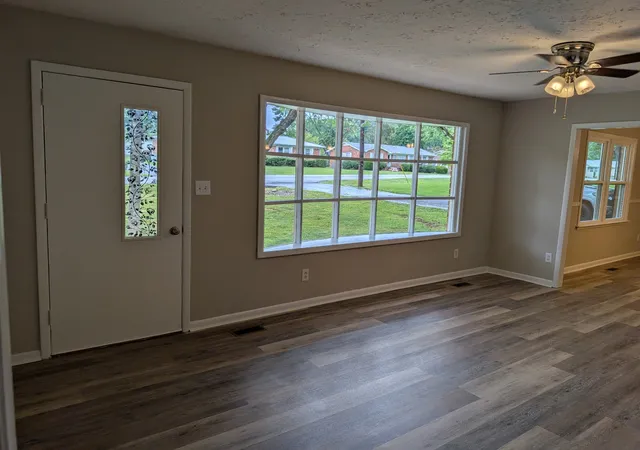 Photo 3 of Single family home for sale at 114 Bel Aire Dr, Winchester, TN 37398 | MLS# 3248233 | Listing updated on 2026-10-05