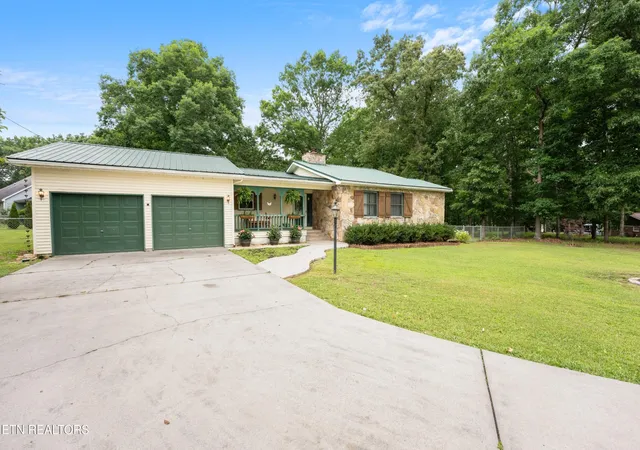 Photo 1 of Single family home for sale at 241 Cardinal Loop, Crossville, TN 38555 | MLS# 3248025 | Listing updated on 2026-09-15