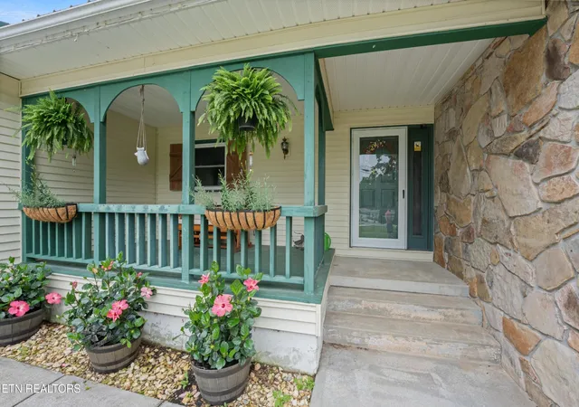 Photo 2 of Single family home for sale at 241 Cardinal Loop, Crossville, TN 38555 | MLS# 3248025 | Listing updated on 2026-09-15