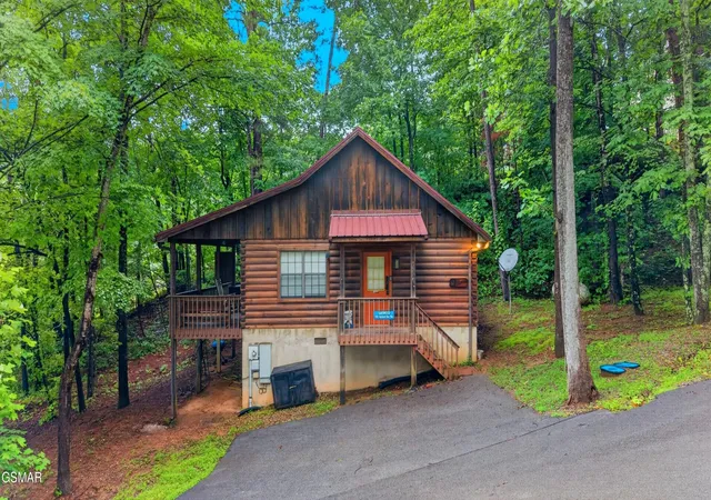 Photo 1 of Single family home for sale at 1503 Squirrel Nest Way, Sevierville, TN 37862 | MLS# 3591645 | Listing updated on 2026-09-15