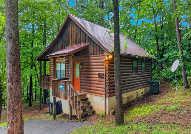 Photo 3 of Single family home for sale at 1503 Squirrel Nest Way, Sevierville, TN 37862 | MLS# 3591645 | Listing updated on 2026-09-15