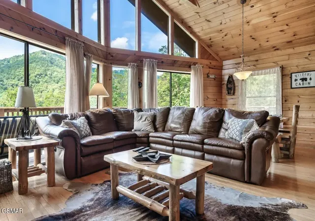 Photo 3 of Single family home for sale at 3152 Hatcher Top Rd, Sevierville, TN 37862 | MLS# 3299567 | Listing updated on 2026-09-11