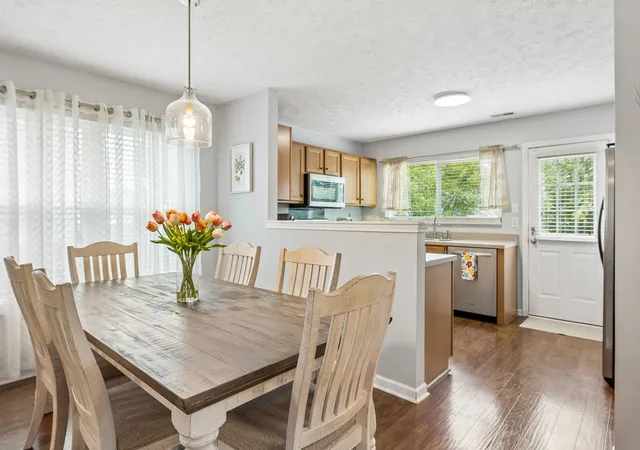 Photo 3 of Single family home for sale at 2156 Erin Ln, Mount Juliet, TN 37122 | MLS# 3255583 | Listing updated on 2026-09-28