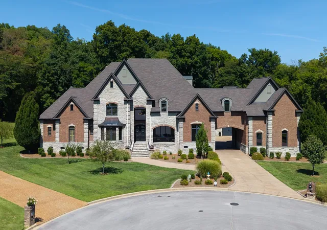 Photo 1 of Mansion for sale at 107 Glenhaven Ct, Lebanon, TN 37087 | MLS# 3530065 | Listing updated on 2026-09-14