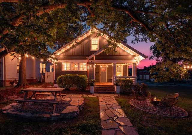 Photo 2 of Single family home for sale at 1502 East 14th St, Chattanooga, TN 37404 | MLS# 3250317 | Listing updated on 2026-09-11