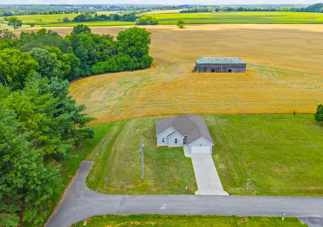 Photo 4 of Single family home for sale at 103 Red Bird Ave, Adairville, KY 42202 | MLS# 3259993 | Listing updated on 2026-10-17