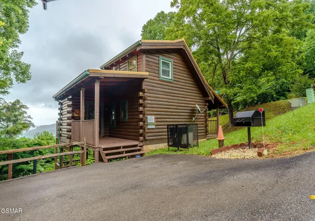 Photo 2 of Sale Pending at 2541 Bobcat Way, Sevierville, TN 37862 | MLS# 3278257 | Listing updated on 2026-09-14