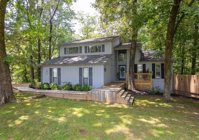 Photo 2 of Sale Pending at 71 Colonial Cv, Jackson, TN 38305 | MLS# 3250710 | Listing updated on 2026-09-10