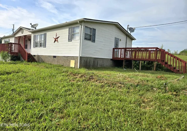 Photo 3 of Manufactured home for sale at 546 Old Stage Rd #047FA01500, Dandridge, TN 37725 | MLS# 3250738 | Listing updated on 2026-09-11