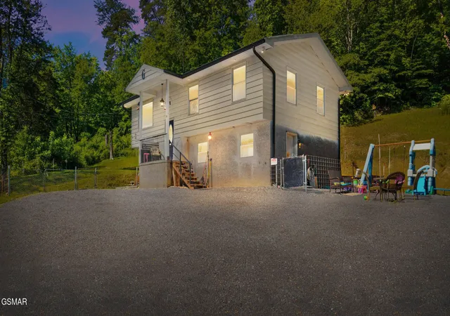Photo 3 of Single family home for sale at 1209 E Bullrun Valley, Powell, TN 37849 | MLS# 3591649 | Listing updated on 2026-09-14