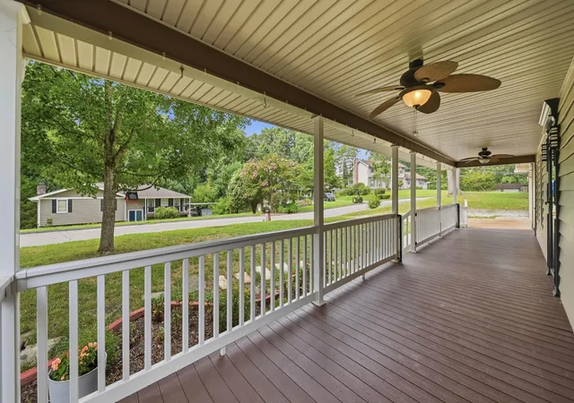Photo 3 of Single family home for sale at 9515 Timberlog Dr, Chattanooga, TN 37421 | MLS# 3298031 | Listing updated on 2026-09-28