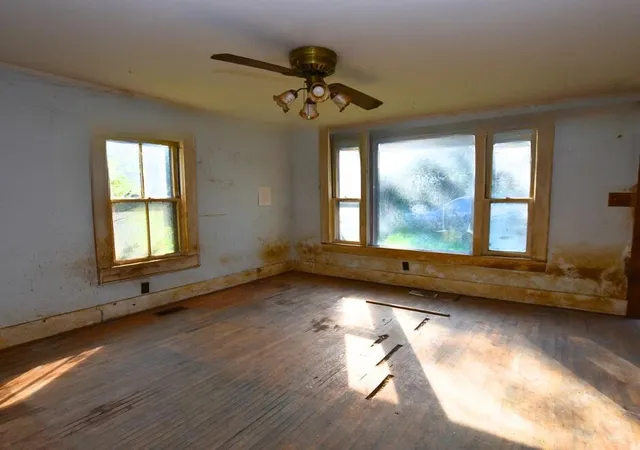 Photo 3 of Sale Pending at 1230 Aurora Ave Se, Cleveland, TN 37311 | MLS# 3251374 | Listing updated on 2026-09-22