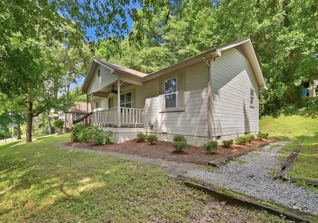 Photo 3 of Single family home for sale at 1700 Ashmore Ave, Chattanooga, TN 37415 | MLS# 3251454 | Listing updated on 2026-09-11