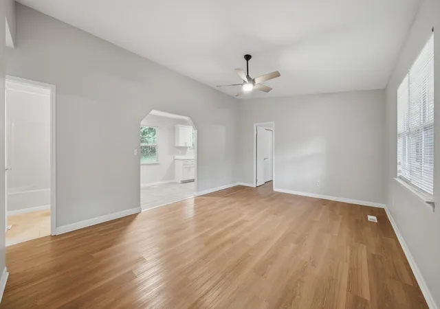 Photo 4 of Single family home for sale at 1700 Ashmore Ave, Chattanooga, TN 37415 | MLS# 3251454 | Listing updated on 2026-10-09