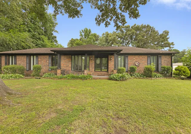 Photo 1 of Single family home for sale at 14 Hummingbird Cv, Jackson, TN 38305 | MLS# 3251599 | Listing updated on 2026-09-11