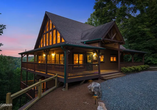 Photo 2 of Single family home for sale at 3719 Shadyview Ridge Rd, Sevierville, TN 37876 | MLS# 3304016 | Listing updated on 2026-10-08