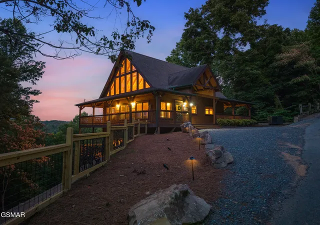 Photo 3 of Single family home for sale at 3719 Shadyview Ridge Rd, Sevierville, TN 37876 | MLS# 3304016 | Listing updated on 2026-10-08