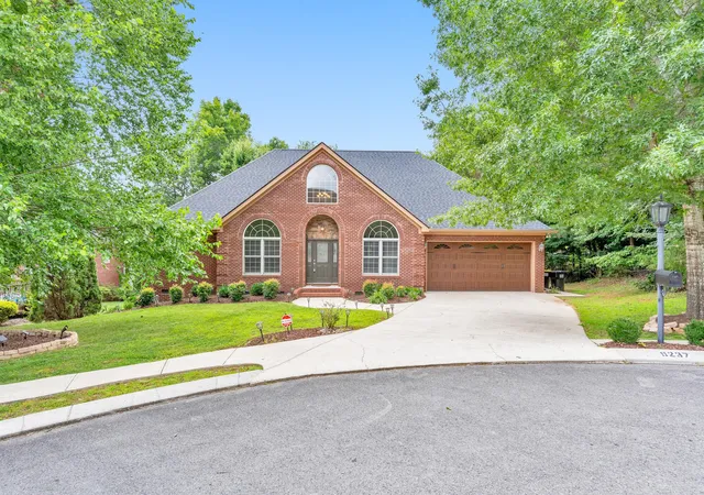 Photo 1 of Single family home for sale at 9237 Leaf Brk Ln, Apison, TN 37302 | MLS# 3251836 | Listing updated on 2026-09-11