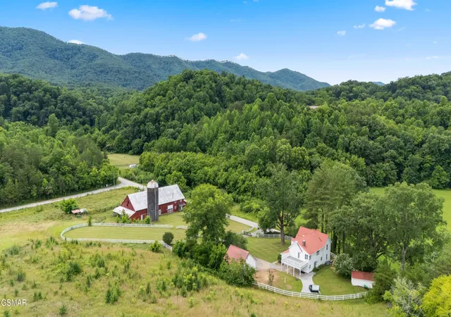 Photo 4 of Single family home for sale at 1640 Munsey Hatcher Rd, Seymour, TN 37865 | MLS# 3544546 | Listing updated on 2026-09-23