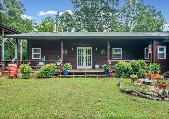 Photo 3 of Single family home for sale at 3519 Owl Holw Rd, Linden, TN 37096 | MLS# 3260353 | Listing updated on 2026-09-11