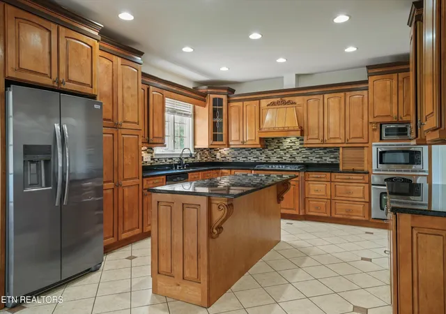 Photo 3 of Single family home for sale at 121 St James St, Sweetwater, TN 37874 | MLS# 3531933 | Listing updated on 2026-09-11