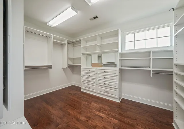 Photo 4 of Single family home for sale at 121 St James St, Sweetwater, TN 37874 | MLS# 3531933 | Listing updated on 2026-09-11
