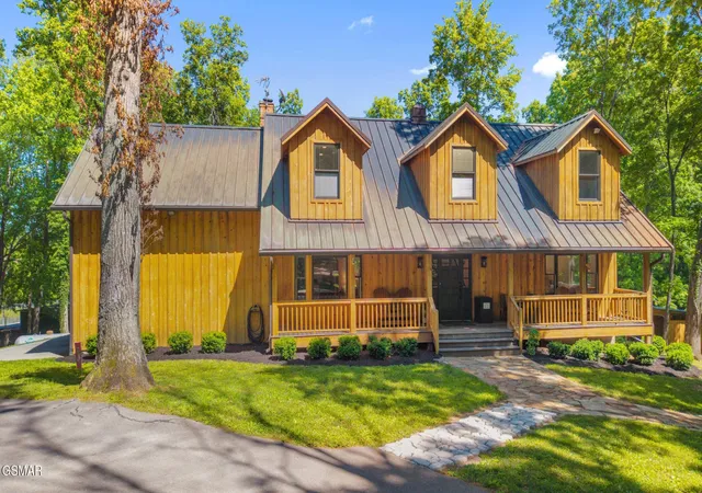 Photo 3 of Single family home for sale at 2418 E Gallaher Fry Rd, Knoxville, TN 37932 | MLS# 3591660 | Listing updated on 2026-09-14