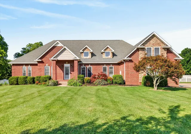 Photo 1 of Single family home for sale at 476 Maxshire Ct, Clarksville, TN 37043 | MLS# 3260427 | Listing updated on 2026-09-10