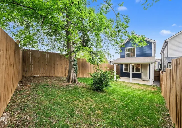 Photo 3 of Single family home for sale at 829 Watts Ln, Nashville, TN 37209 | MLS# 3255761 | Listing updated on 2026-09-15