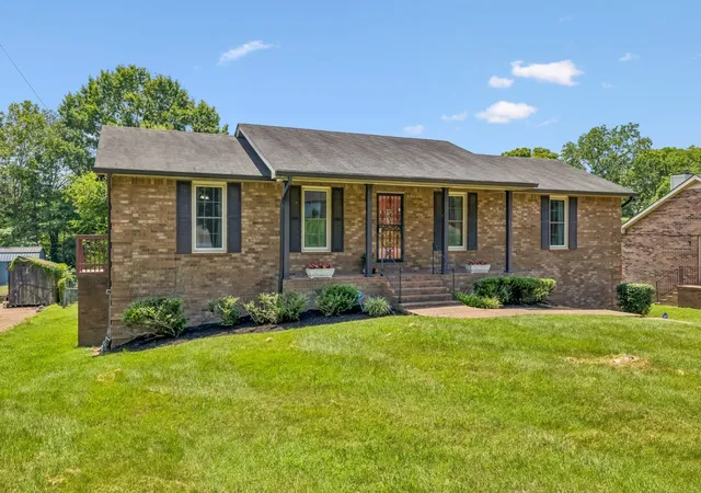 Photo 1 of Sale Pending at 4832 Indian Summer Dr, Nashville, TN 37207 | MLS# 3270177 | Listing updated on 2026-09-15