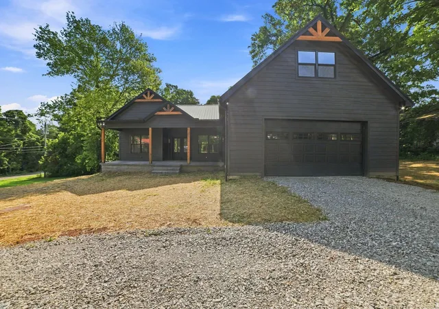 Single family home for sale at 117 Nall Ave, Centerville, TN 37033 | MLS# 3256349 | Listing updated on 2026-10-07