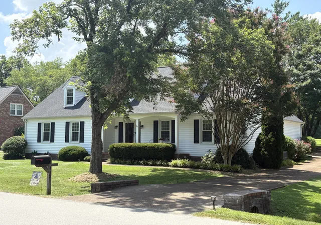 Photo 1 of Single family home for sale at 113 Riverwood Dr, Franklin, TN 37069 | MLS# 3261974 | Listing updated on 2026-09-12