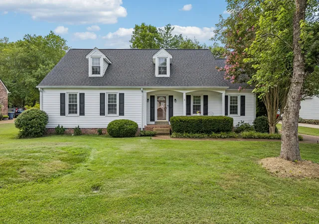 Photo 2 of Single family home for sale at 113 Riverwood Dr, Franklin, TN 37069 | MLS# 3261974 | Listing updated on 2026-09-12