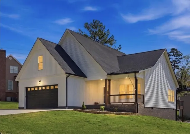 Photo 2 of Single family home for sale at 120 Stonewood Dr Nw, Cleveland, TN 37311 | MLS# 3256227 | Listing updated on 2026-09-24