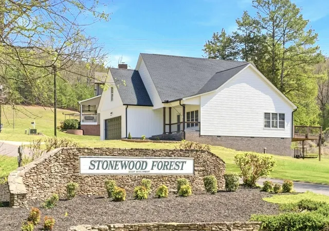 Photo 3 of Single family home for sale at 120 Stonewood Dr Nw, Cleveland, TN 37311 | MLS# 3256227 | Listing updated on 2026-09-24