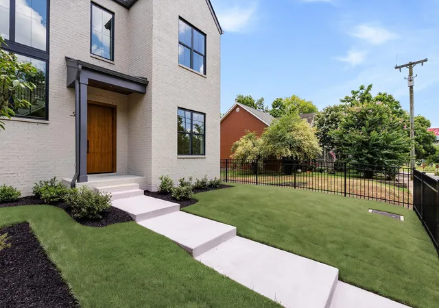 Photo 3 of Single family home for sale at 916 Morrison St, Nashville, TN 37208 | MLS# 3256474 | Listing updated on 2026-09-28