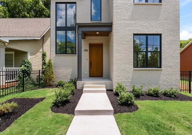 Photo 4 of Single family home for sale at 916 Morrison St, Nashville, TN 37208 | MLS# 3256474 | Listing updated on 2026-09-28