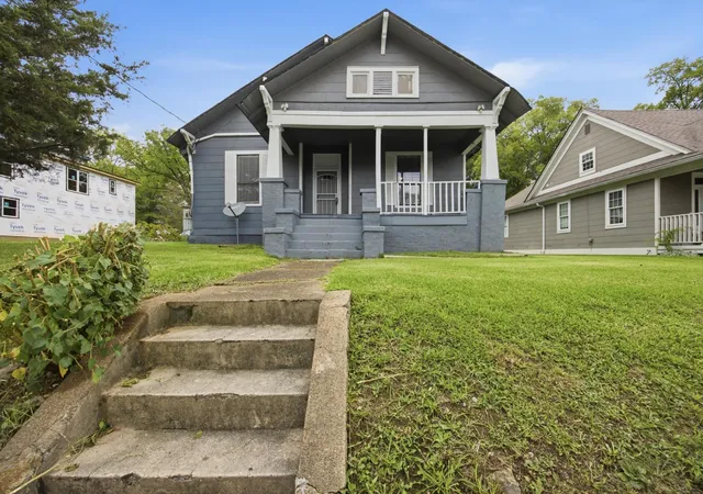 Photo 2 of Multi family home for sale at 2111 Chamberlain Ave, Chattanooga, TN 37404 | MLS# 3256344 | Listing updated on 2026-09-21