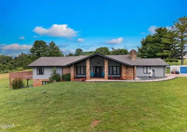 Single family home for sale at 383 Cate Byrd Rd, Kodak, TN 37764 | MLS# 3591666