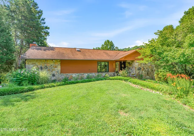 Photo 1 of Single family home for sale at 11482 Couch Ml Rd, Knoxville, TN 37931 | MLS# 3256386 | Listing updated on 2026-09-11