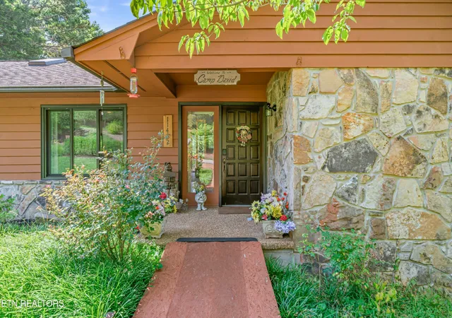 Photo 3 of Single family home for sale at 11482 Couch Ml Rd, Knoxville, TN 37931 | MLS# 3256386 | Listing updated on 2026-09-11