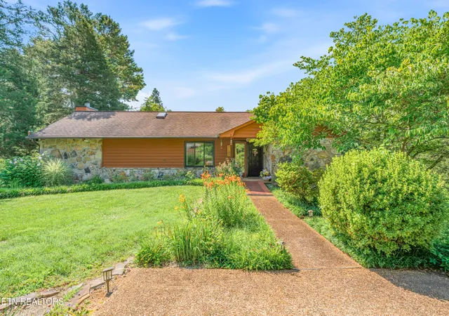 Photo 3 of Single family home for sale at 11482 Couch Ml Rd, Knoxville, TN 37931 | MLS# 3256386 | Listing updated on 2026-09-11